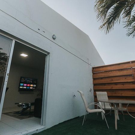 Buddha Studios Aruba Palm Beach Kültér fotó